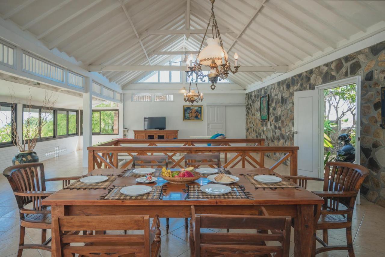 Villa Dinding Batu ซีงาราจา ภายนอก รูปภาพ