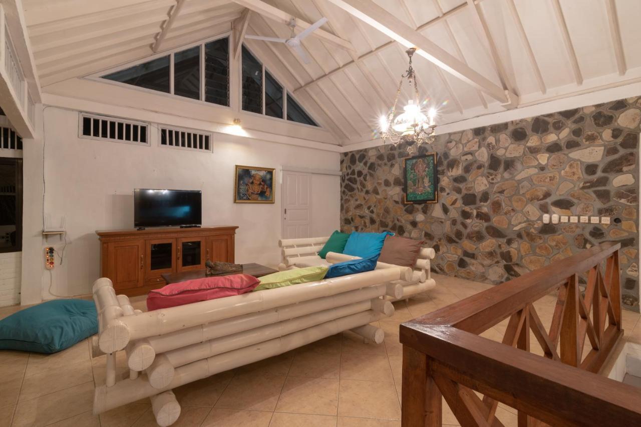 Villa Dinding Batu ซีงาราจา ภายนอก รูปภาพ